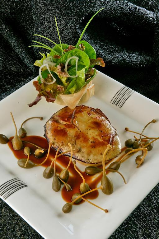 Hotel Restaurant Du Chateau โรกามาดูร์ ภายนอก รูปภาพ