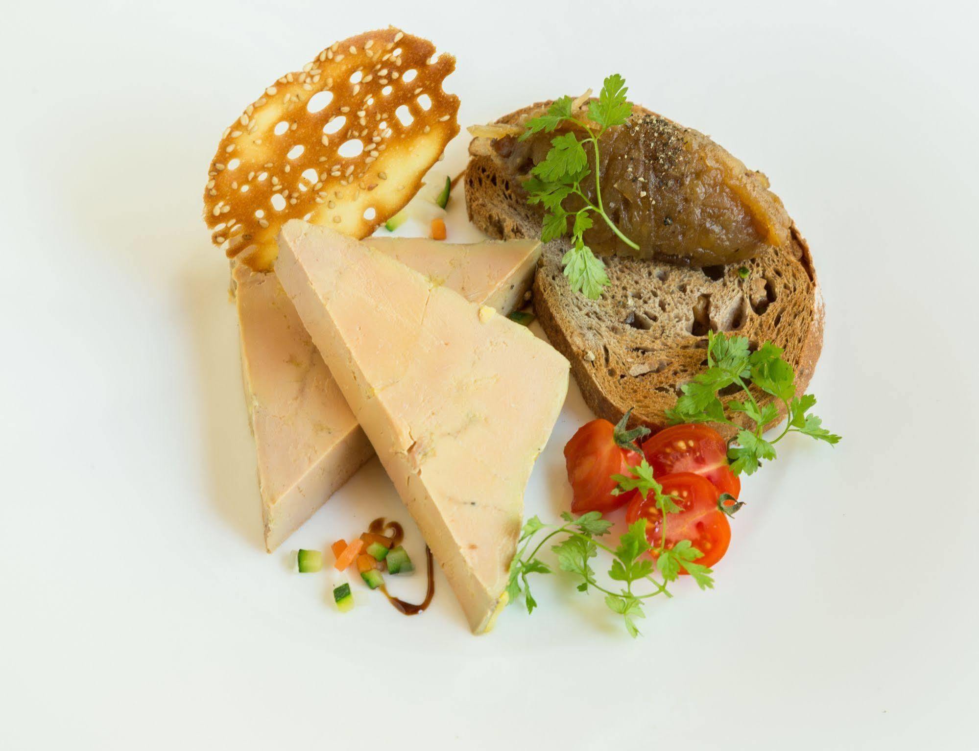 Hotel Restaurant Du Chateau โรกามาดูร์ ภายนอก รูปภาพ