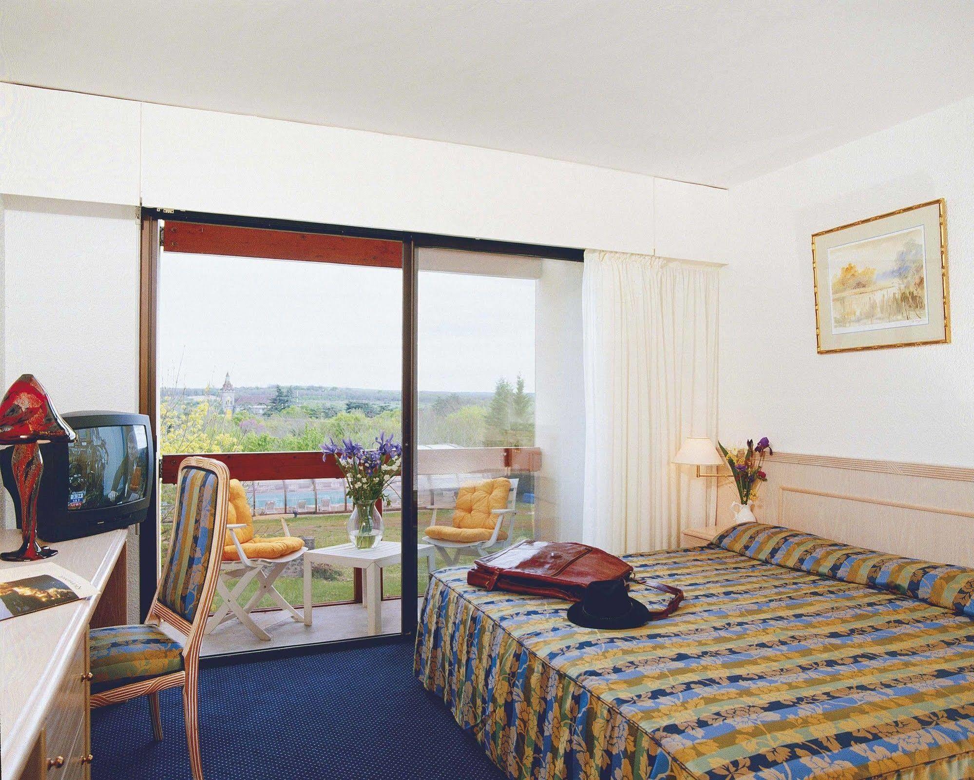Hotel Restaurant Du Chateau โรกามาดูร์ ภายนอก รูปภาพ