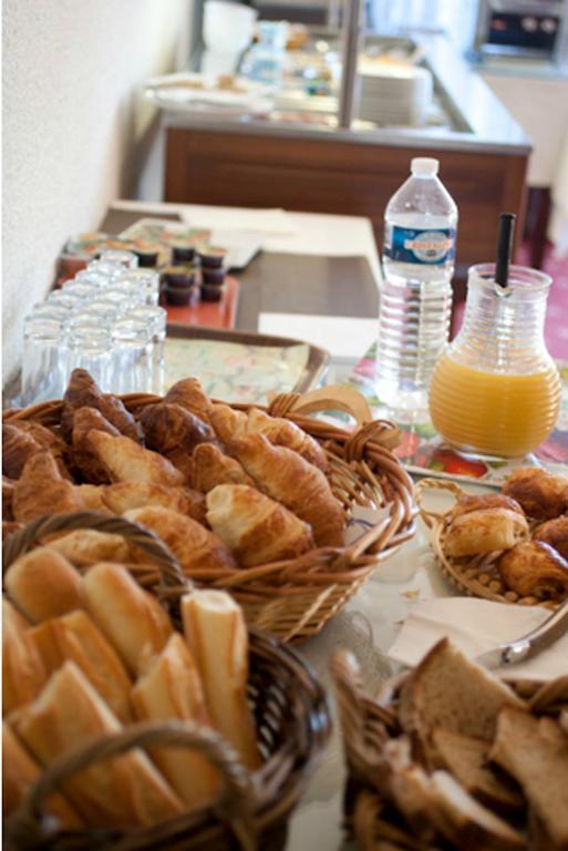 Hotel Restaurant Du Chateau โรกามาดูร์ ภายนอก รูปภาพ